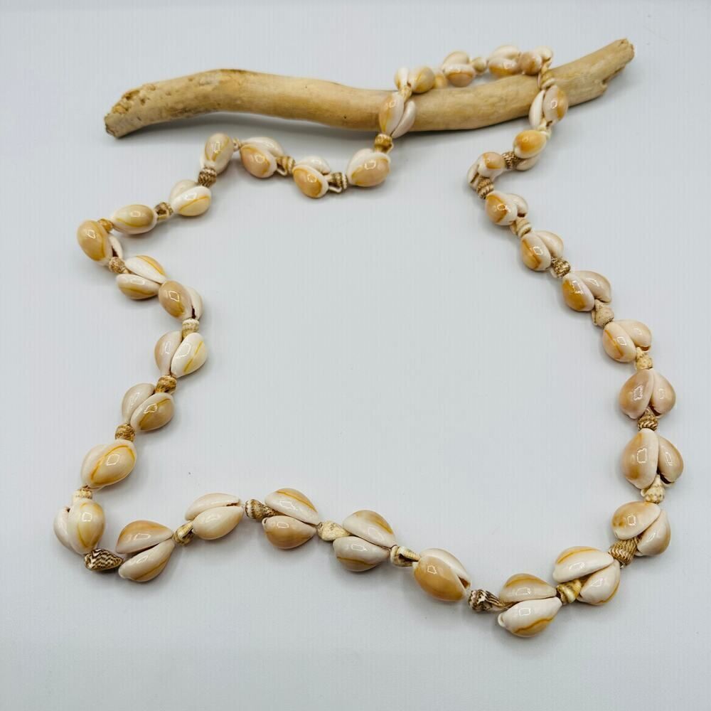 Vintage 70's Hawaiian Cowrie & Mini Conch Shell Necklace
